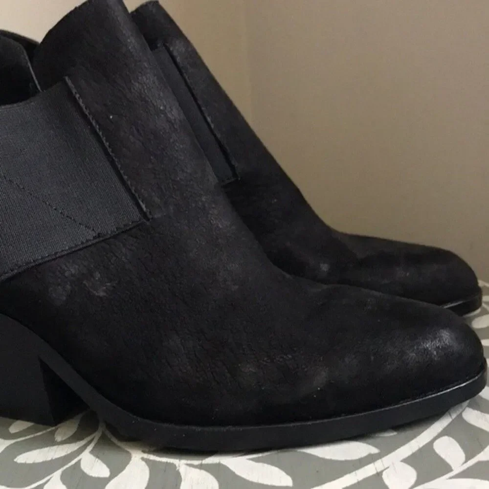 Eileen Fisher Black Leather Ankle Boots sz 7